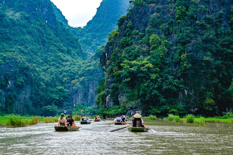 Vietnam Travel Vacation: Day Trips, Custom Made Tours, Holiday Packages, Car Rental
