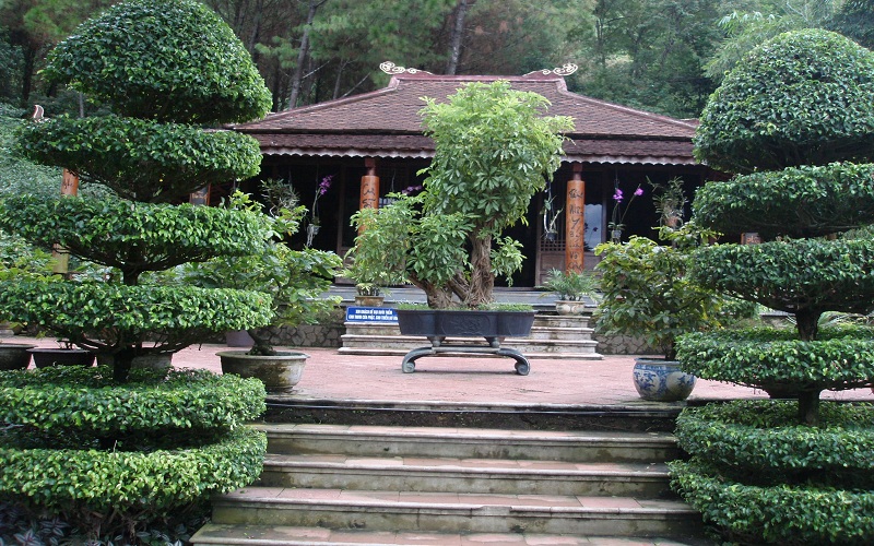 Huyen Khong Son Thuong Temple