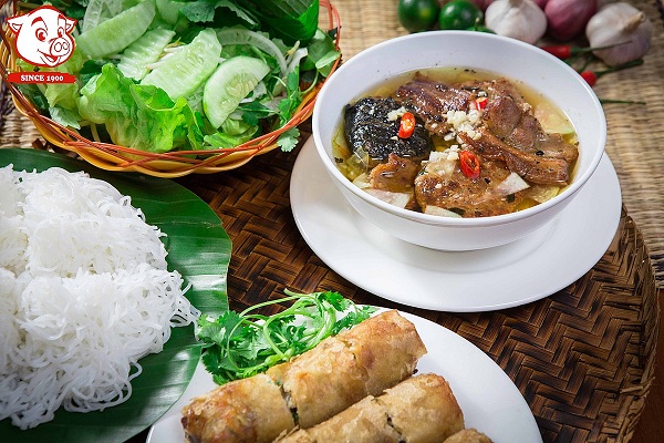 The List of Best Food to Eat & Should Not Be Missed in Vietnam