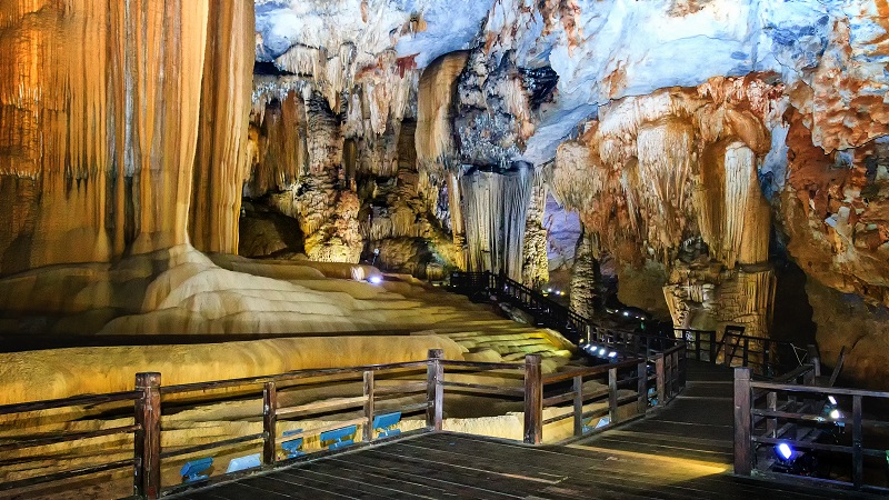 paradise-cave-tour-from-hue