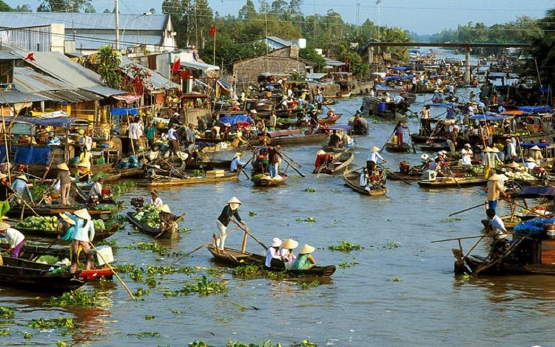 phung-hiep-floating-market