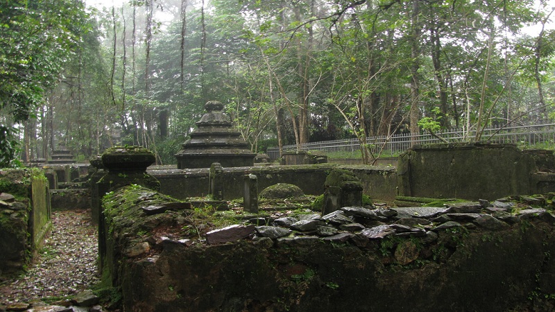 Hue Eunuch Tombs