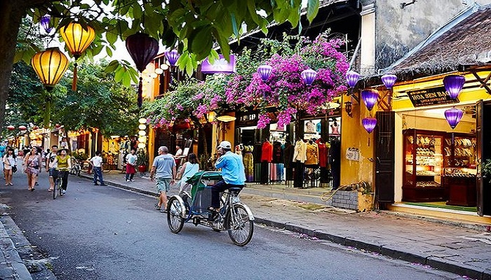 Updated News Covid-19: Close All Tourism Activities in Vietnam