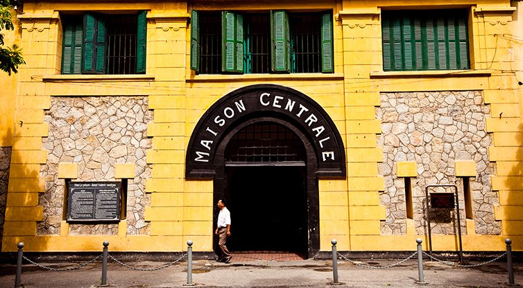 Hoa Lo Prison Museum: A Maison Centrale in Hanoi, Vietnam