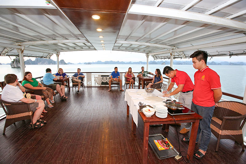 Halong Bay Overnight Cruises