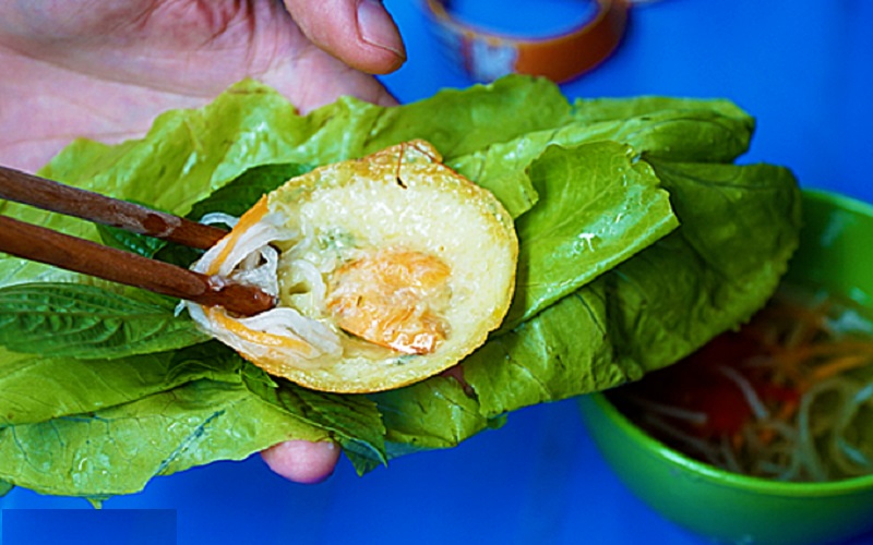 how-to-eat-banh-khot