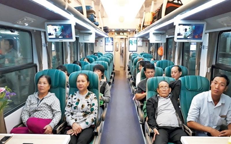 vietnam-soft-seat-train