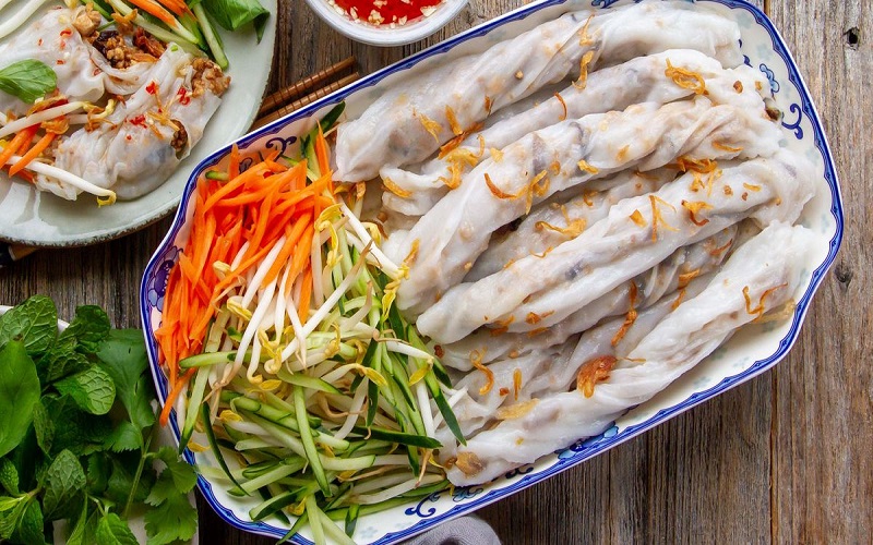 Banh Cuon: Recipe & Ingredients of Vietnamese Rice Rolls