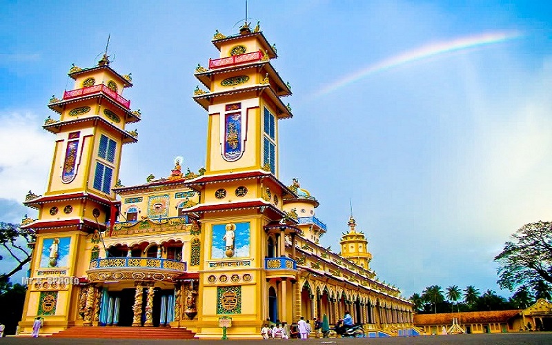 Vietnamese Cao Dai Temple in Tay Ninh: Location & History