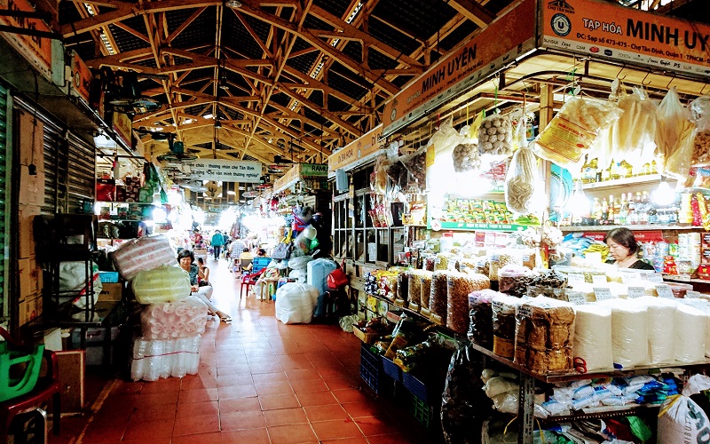 Tan Dinh Market Opening Hours
