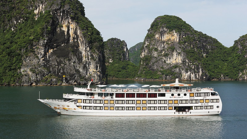 luxury-cruise-halong-bay