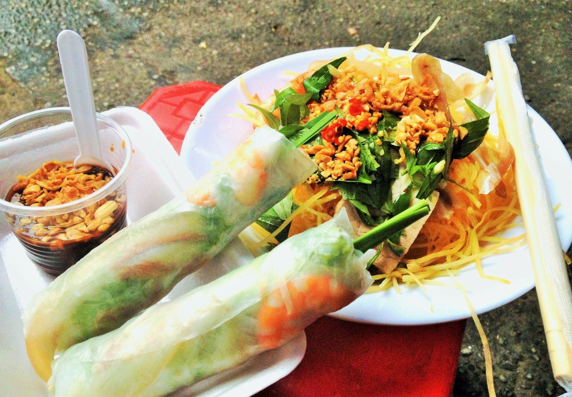 Saigon City Tour & Street Food by Vintage Vespa