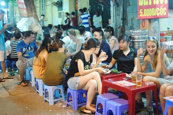 Street Eat Tours Hanoi, Hue, Hoi An, Saigon